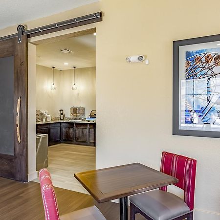 Comfort Inn Altoona-Des Moines Zewnętrze zdjęcie