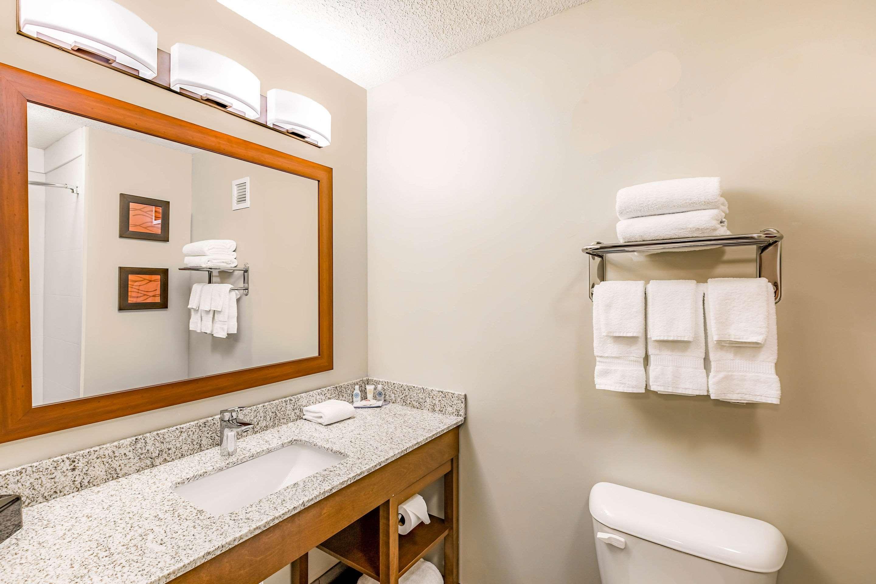 Comfort Inn Altoona-Des Moines Zewnętrze zdjęcie