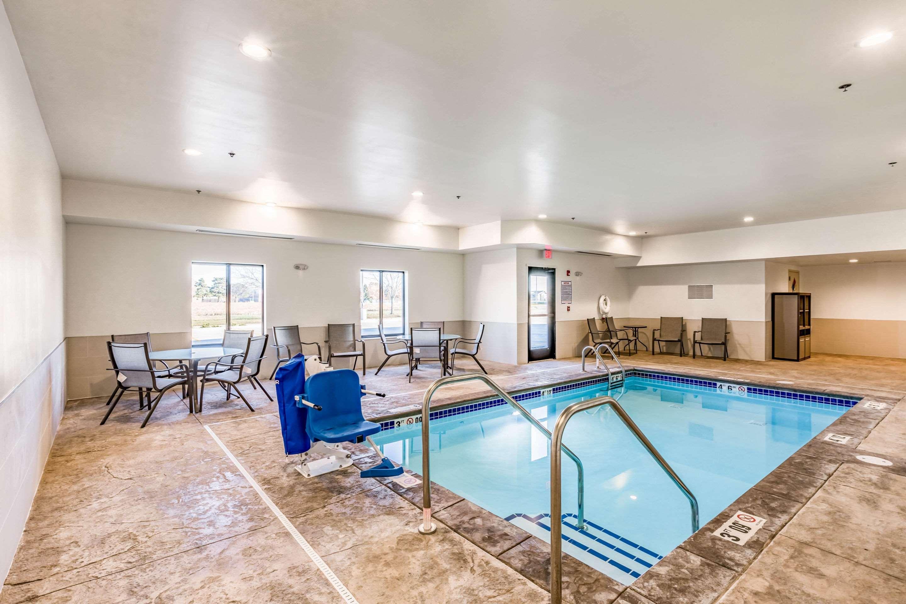 Comfort Inn Altoona-Des Moines Zewnętrze zdjęcie