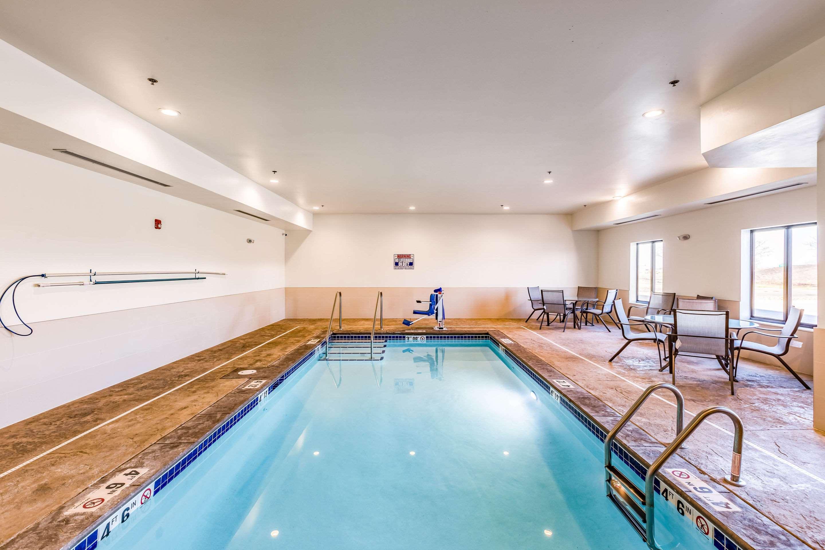 Comfort Inn Altoona-Des Moines Zewnętrze zdjęcie