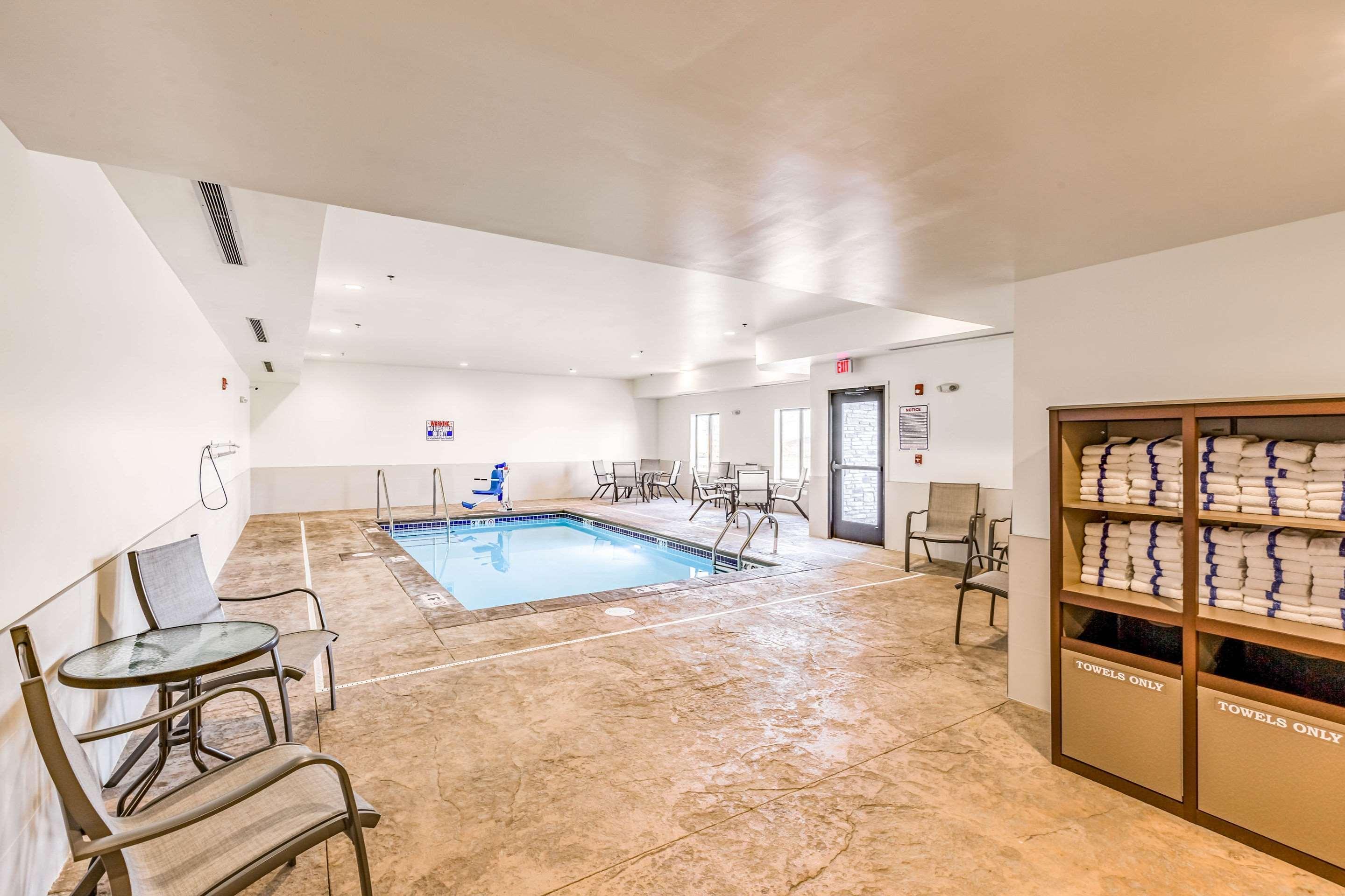 Comfort Inn Altoona-Des Moines Zewnętrze zdjęcie