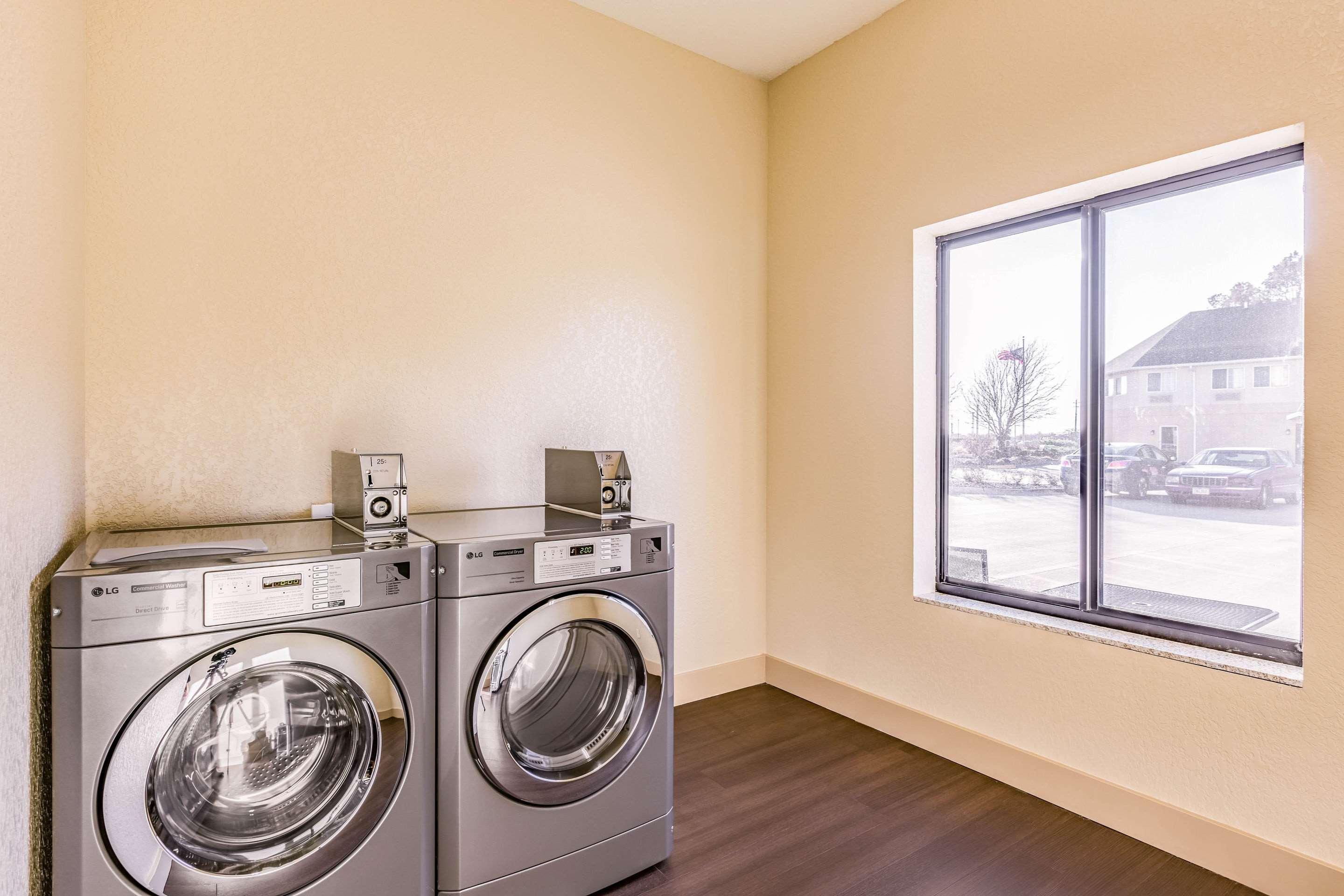 Comfort Inn Altoona-Des Moines Zewnętrze zdjęcie