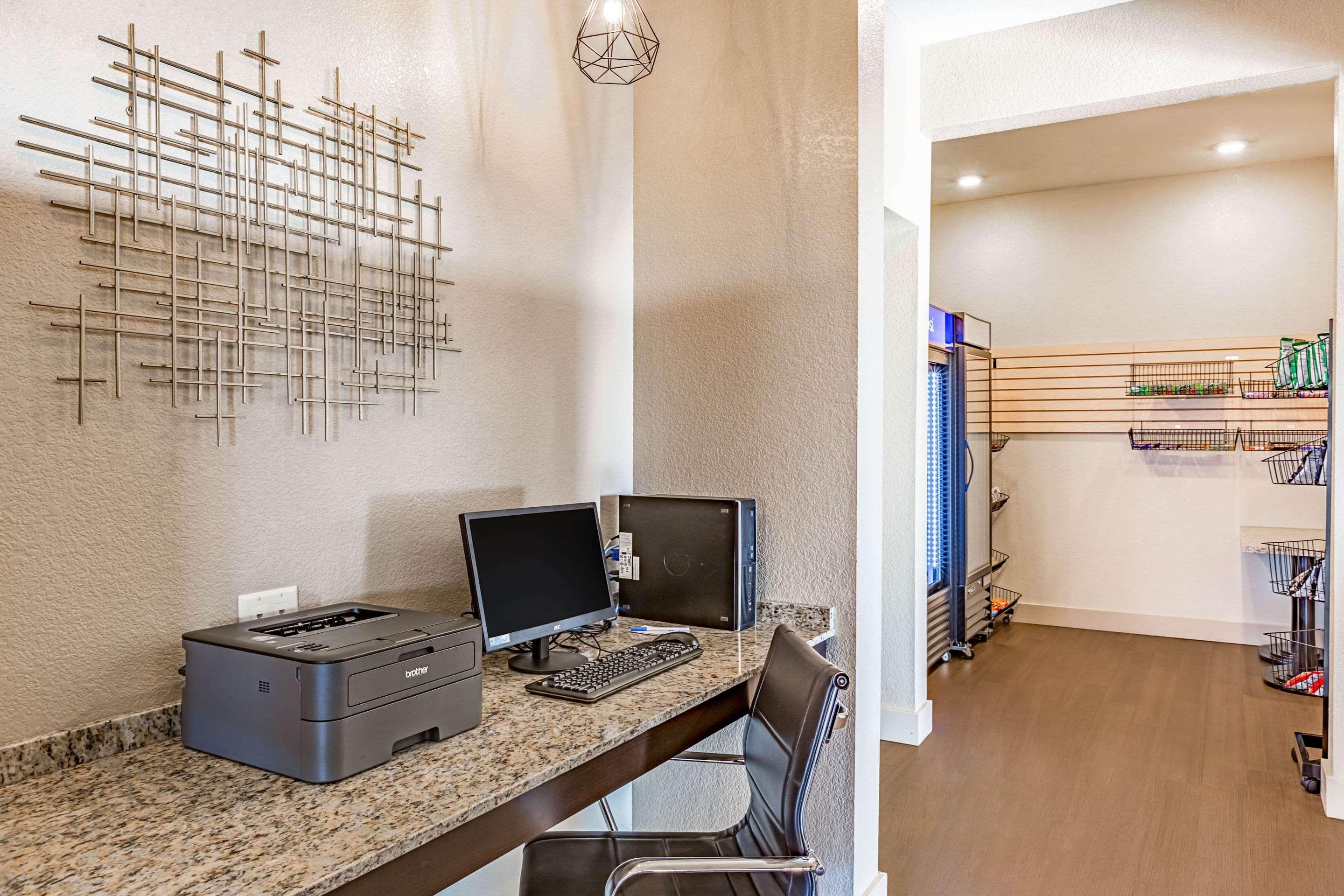 Comfort Inn Altoona-Des Moines Zewnętrze zdjęcie